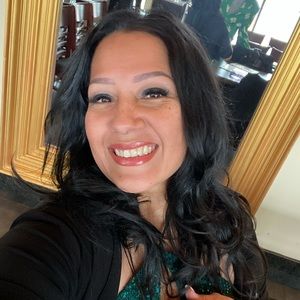 Meet your Posher, Christina